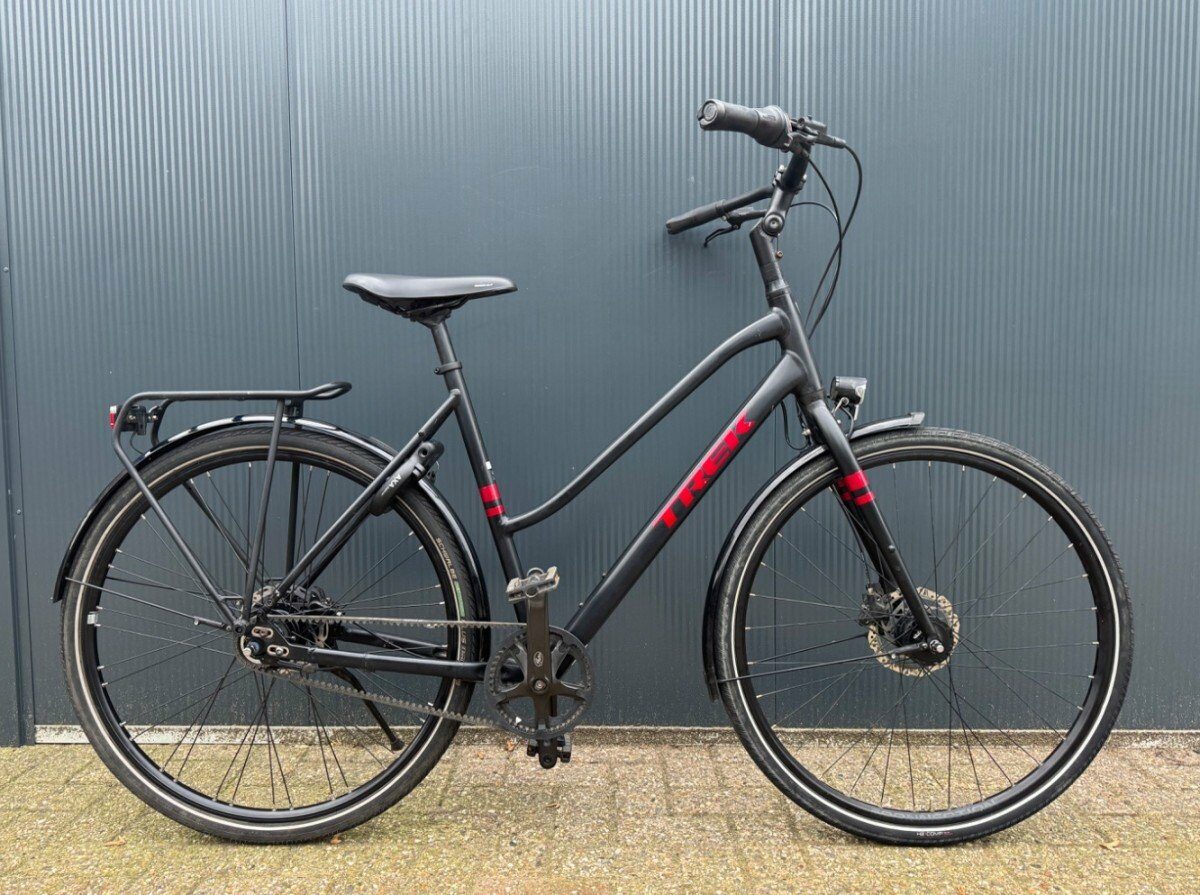 Trek District 3 Equipped Stagger Matte Trek Black